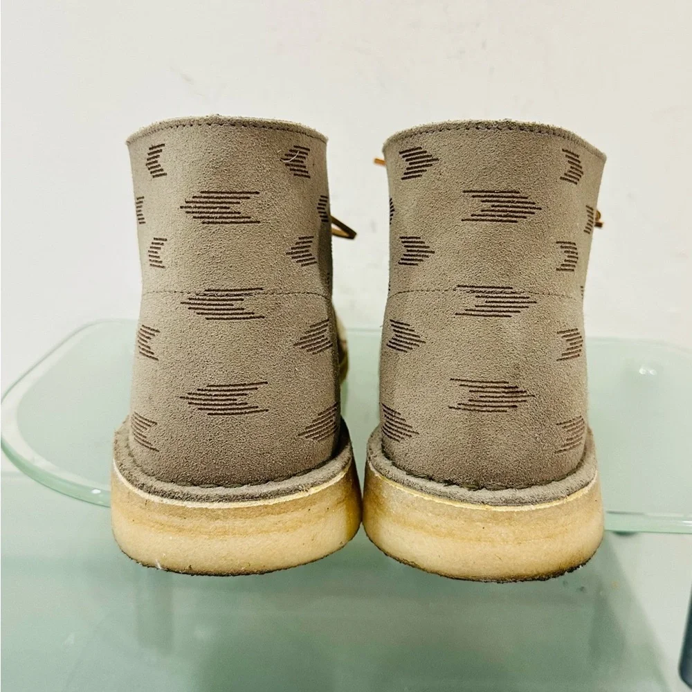 Clarks Original's  Desert Boot Men's Grey Interest‎ Suede  size  10,5
